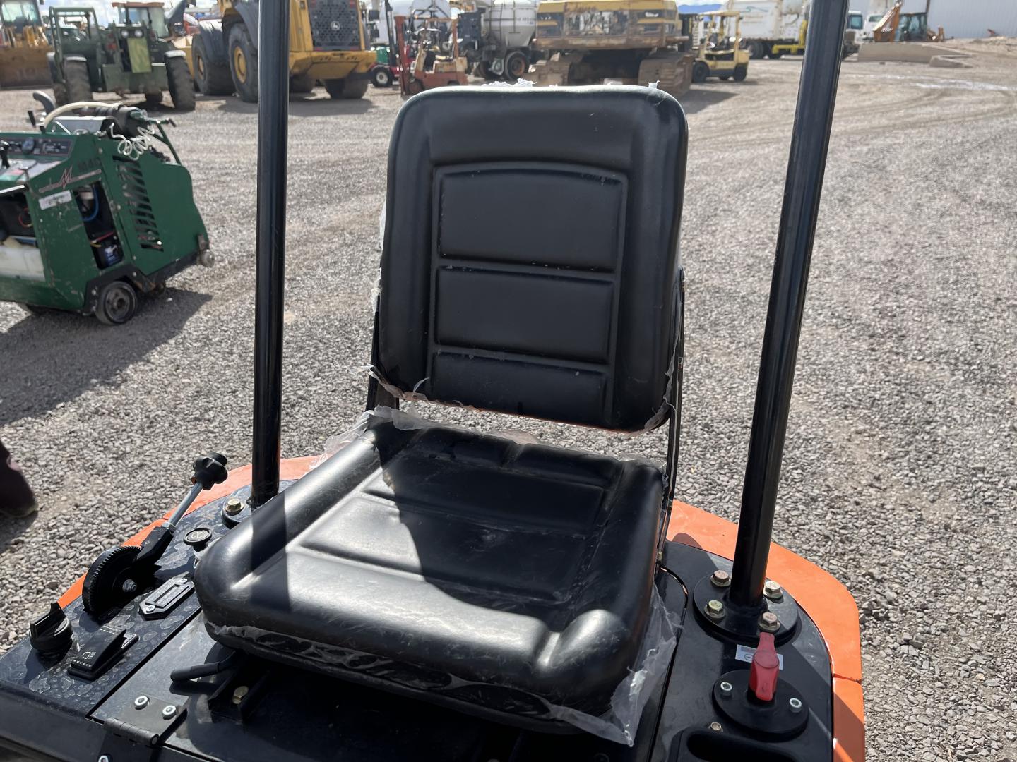 ./imagenes/INVOICE/2019/17382/MINIEXCAVADORA AGROTK QH12 (20).JPG